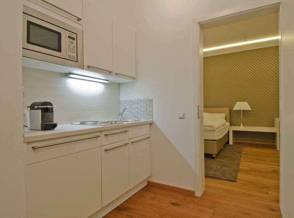 Helvetia Suites Dusseldorf Room photo