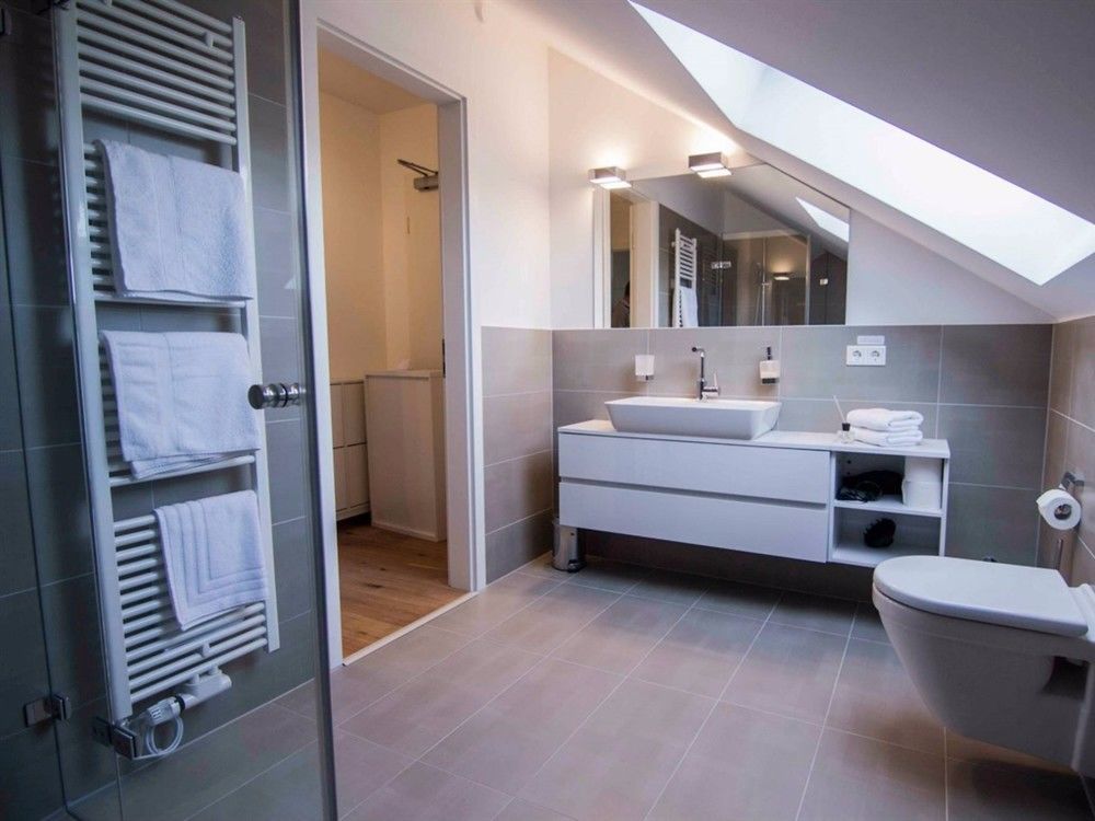 Helvetia Suites Dusseldorf Exterior photo