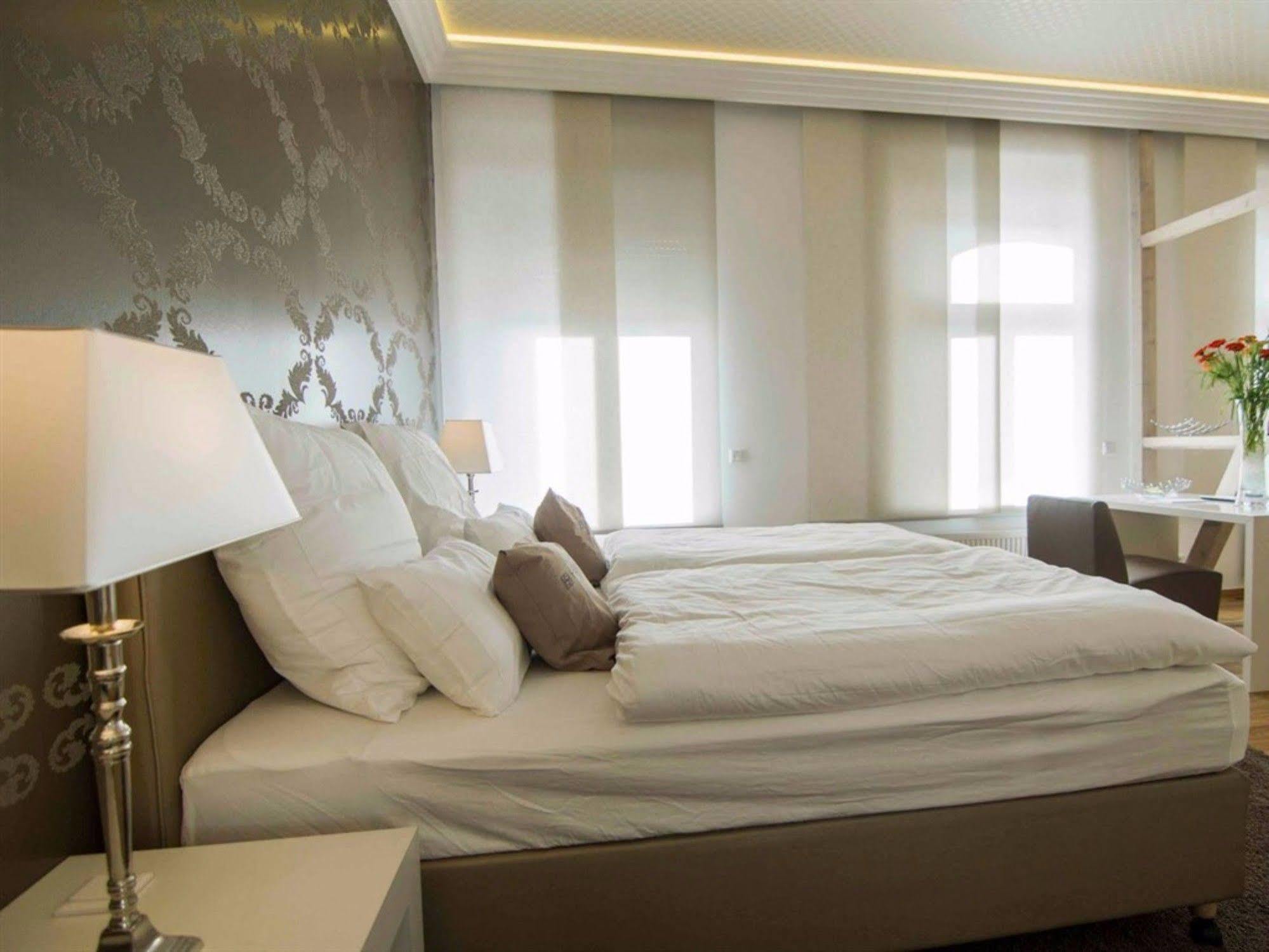 Helvetia Suites Dusseldorf Exterior photo