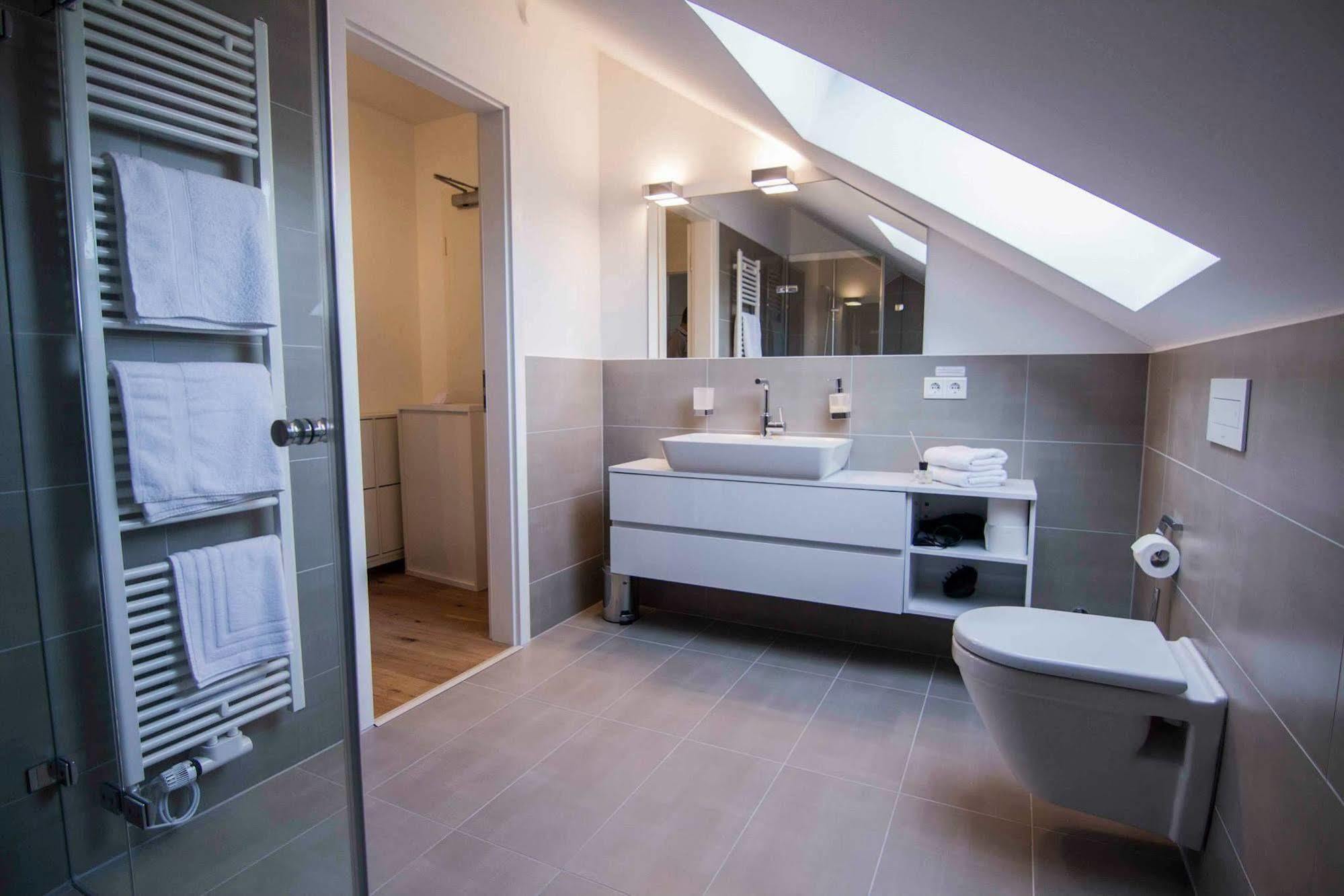Helvetia Suites Dusseldorf Exterior photo